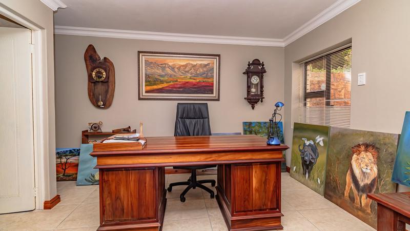 5 Bedroom Property for Sale in Village On Sea Western Cape